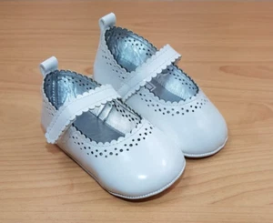 FUNNY*gr. 18 Sommerschuhe/Lauflernschuhe/Sandalen für Babys Mädchen, Kunstlack - Bild 1 von 4