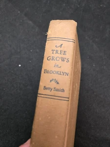 First Edition "A Tree Grows in Brooklyn" by Betty Smith (1943) - Picture 1 of 10