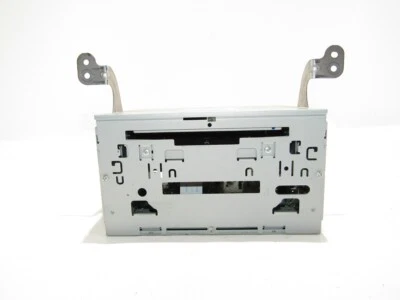 MITSUBISHI OUTLANDER II AM FM CD Player Radio Stereo Head Unit 8701a352 - Bild 1 von 4