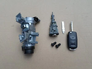 VW GOLF PLUS MK5 2004-2009 IGNITION BARREL DOOR LOCK WITH KEY 1K0905851B - Picture 1 of 3