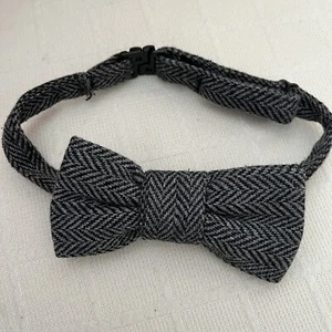Kids Boys Adjustable Bow Tie Pre Tied Gray Chevron Wedding Party Dress Up - Picture 1 of 5