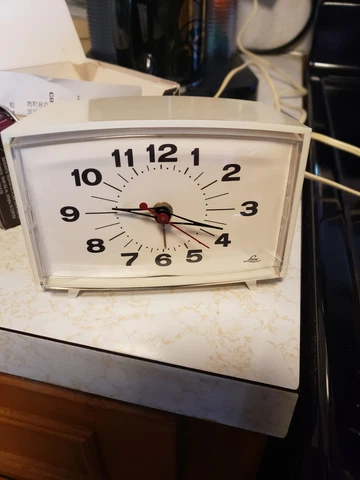 VINTAGE LUX ELECTRIC ALARM CLOCK Mid Century Modern Bakelite Cover