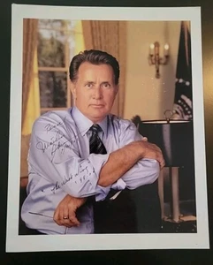 MARTIN SHEEN Hand Signed PHOTO West Wing COA 1999 NBC Launch Party 8X10 Color - Picture 1 of 5