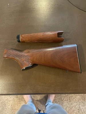 Juego de antebrazo Remington 742 Stock con perno, arandelas, placa trasera Foto 1 de 4