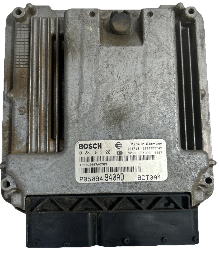 ECU CENTRALINA MOTORE DODGE CALIBER 2.0CRD 103KW 0281013201 BCT0A4 P05094940AD - Immagine 1 di 1