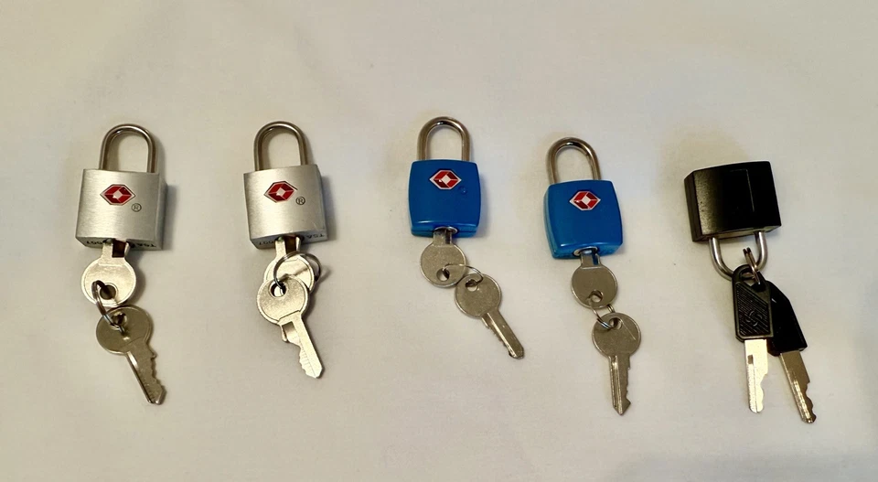 5 Piezas Cerraduras Pequeñas con Llaves, Cerraduras de Equipaje Multicolor Plástico ABS Cubiertas Cobre Foto 1 de 1