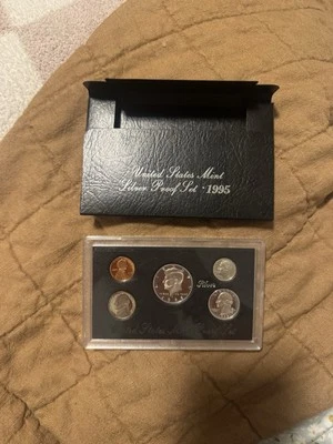 1995 US Mint Proof Set Uncirculated Coin Set - Image 1 of 2