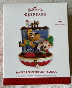 Hallmark 2013 Andenken Elfe Santa Rentier Flugschule magischer Sound Bewegung neu - Bild 1 von 2