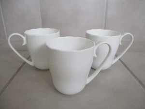 3 Roscher LOTUS 4" Coffee Mugs Cups All White Bone China Scalloped Set of 3 - Picture 1 of 4