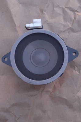 Altavoz trasero izquierdo y derecho Kia Cadenza 2014 OEM 96850-3L800 Foto 1 de 3