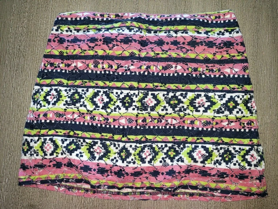 HOLLISTER size XS juniors SKIRT LACE STYLE OVERLAY blue pink green LINED nice @@ - Image 1 of 1