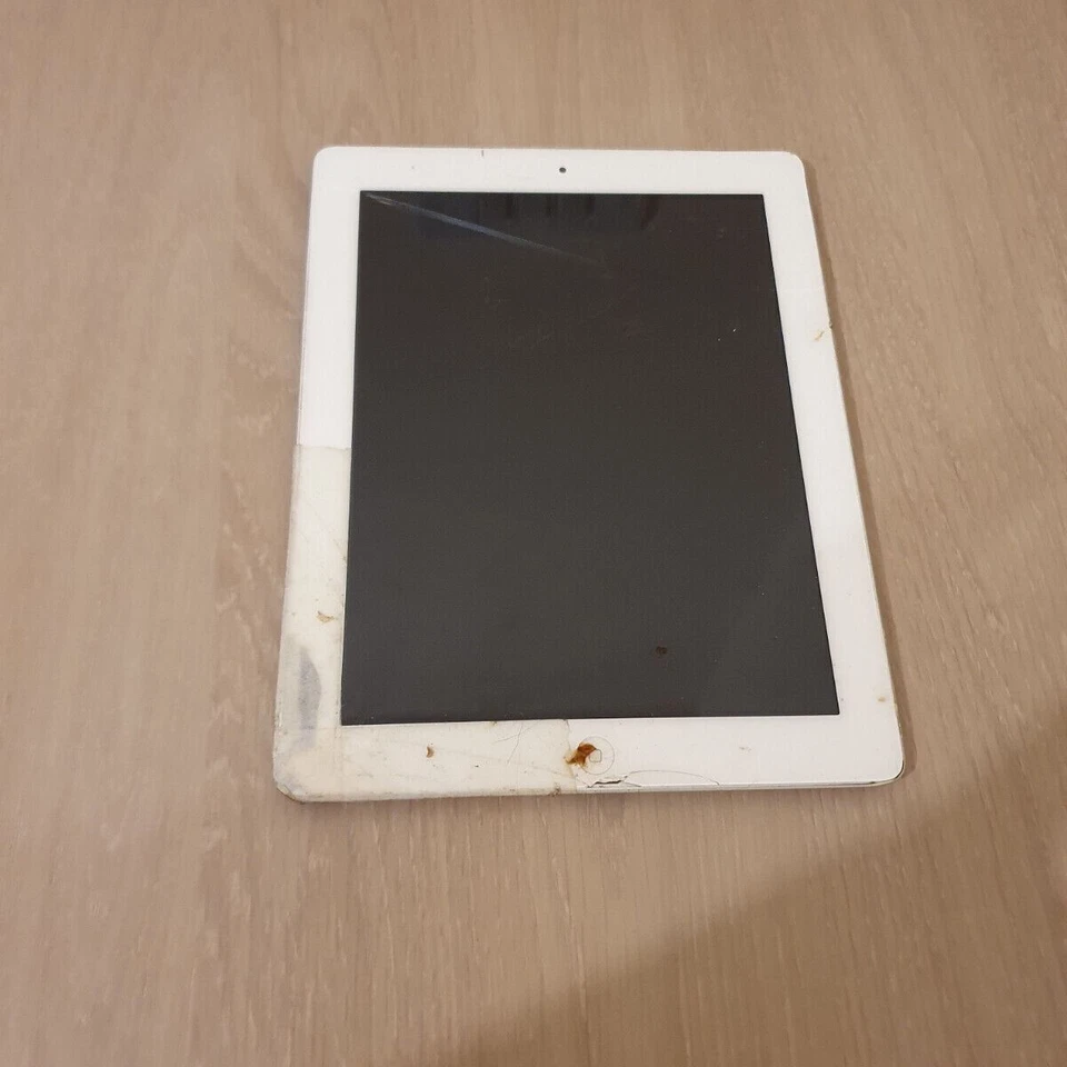 Apple iPad 2 A1395 White Wi-Fi 9.7" LCD Display 16GB 512MB RAM Dual Core Tablet - Image 1 of 4