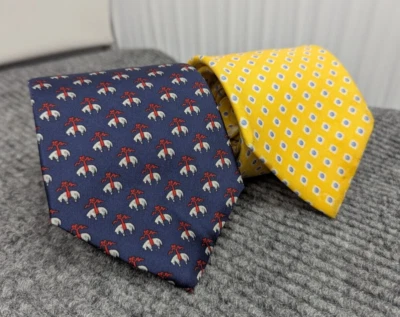 Corbata Brooks Basics Vintage Logo Vellón Dorado Amarillo Seda Hecha en EE. UU. LOTE DE 2 Foto 1 de 4