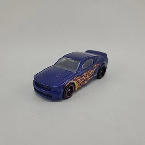Hot Wheels 07 Ford Mustang Blue Car Yellow Orange Flames From Heat Fleet - Picture 1 of 7
