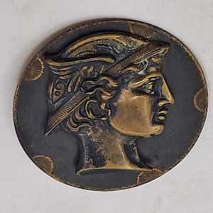 1-9/16" großer antiker Metallknopf mit Kopf des griechischen Gottes Merkur - Bild 1 von 4