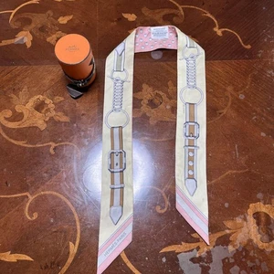 Bufanda de sarga de seda rosa HERMÈS 100 % seda hecha en Francia accesorio de moda - Imagen 1 de 9