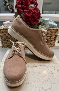 Clarks Teadale Rhea 10M Leather Beige Suede Lace Up Shoe  - Picture 1 of 10