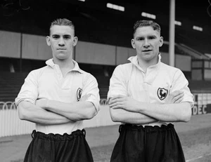 Tottenham Hotspur footballers Bill Nicholson Fred Sargent November- Old Photo - Foto 1 di 1
