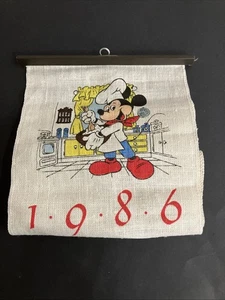 Vintage 1986 Mickey Mouse Koch Bäcker Stoff Wandkalender 26" Küche - Bild 1 von 9
