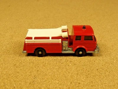OLD VINTAGE LESNEY MATCHBOX # 29 FIRE PUMPER - Image 1 of 4