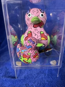 ROMERO BRITTO LIMITED EDITION DUCK FIGURINE:  LOVE LARGE 5 IN/includes Mini Duck - Bild 1 von 4