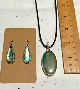 NWOT Natural Green Onyx Biwa Gemstone Necklace Pendant Abalone Inspired Earrings - Picture 1 of 14
