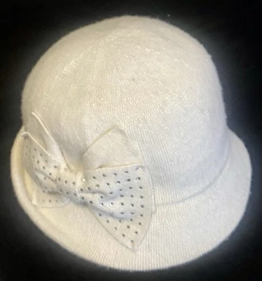 Adorable sombrero cubo Betmar marfil blanco estrás lazo mezcla de lana Foto 1 de 4