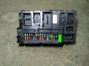 2020 Ford Explorer Fuse Box Cabin 3.3 Liter - Picture 1 of 12