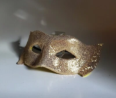 Mascarada de cuero dorado hecha a mano máscara de carnaval de Mardi Gras Foto 1 de 4