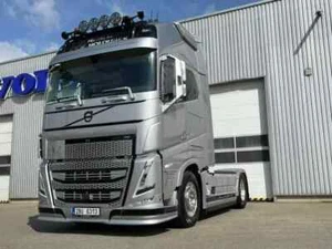Labio de alerón de PRFV adecuado para Volvo FH4/FH5 - adecuado para Renault T - Imagen 1 de 3