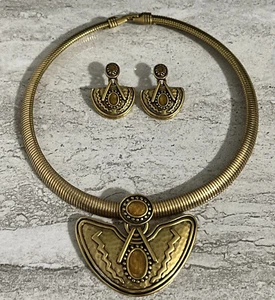 SET collana e orecchini Omega smaltati tono oro TRIFARI vintage! RARO! - Foto 1 di 8