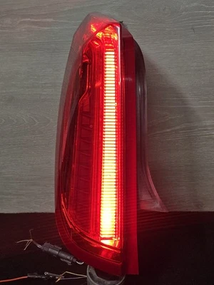 PROBADO 13-17 Cadillac XTS luz trasera luz de freno del conductor izquierdo OEM 13 17 Foto 1 de 4
