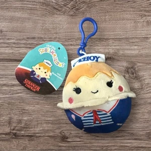Original Squishmallows Stranger Things 3,5 Zoll Ahoi Butterscotch Clip-On Plüsch/Neu - Bild 1 von 1
