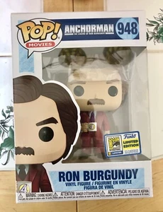 Funko Pop!  OFFIZIELLER AUFKLEBER Anchorman Ron Burgund im roten Anzug #948 SDCC NEUWERTIG - Bild 1 von 7