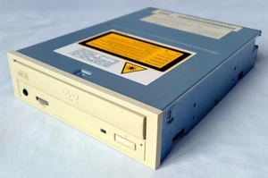 Toshiba SD-M1202 SCSI-2 50 broches ordinateur de bureau interne CD-R/DVD-R ROM DRIVE 5x/32x - Photo 1/6