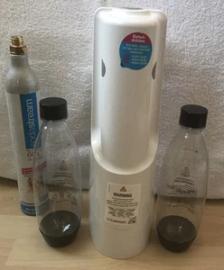 SODASTREAM COOL Trinkwassersprudler, weiß, 2 Kunststoffflaschen und Zylinder - Bild 1 von 3