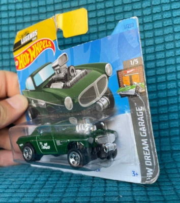 MATTEL HOT WHEELS VOLVO P1800 GASSER DREAM GARAGE automobilina metallo DIE CAST - Immagine 1 di 4