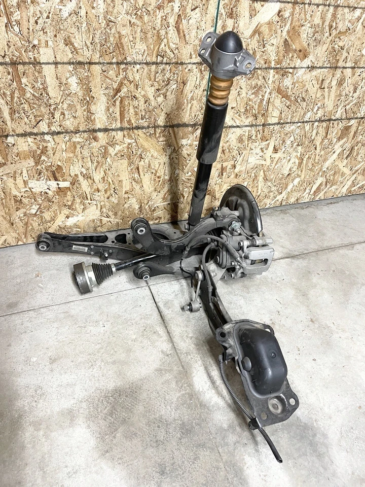 2018 Audi Q3 Drivers LH REAR Knee Suspension AXLE Calliper OEM 7K Miles — 第 1/4 张图片