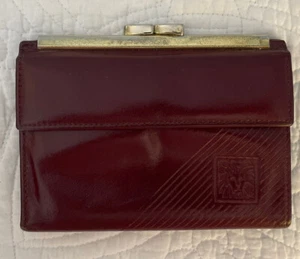 Vintage ANNE KLEIN for St. Thomas Burgundy Leather Bifold Kiss Lock Coin Wallet - Picture 1 of 10
