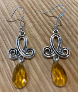 Pretty handmade Celtic earrings UNIQUE made for Cancer Research UK - Picture 1 of 1