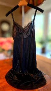 VANITY FAIR Black  Nylon Full-Length Slip #10-103 Size 36/42 Lace Trim Coquette - Picture 1 of 5
