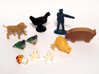 Mini Plastic & Wood Toys / Figures, Mixed lot of 10 pieces - Image 1 of 4