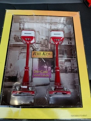 Juego de 2 postes de lámpara de esquina rojos fundidos a presión MTH RailKing # 57 30-1084 nuevos en caja Foto 1 de 4