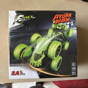 Telecomando Fancy Stunt R/C Atom Max verde 1:28 auto da corsa nuovo - Foto 1 di 1