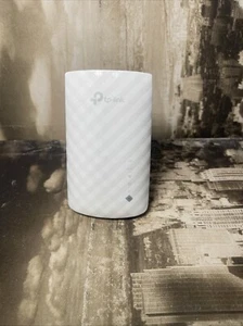 TP-LINK AC750 Wireless Range Extender (RE200) - Picture 1 of 1