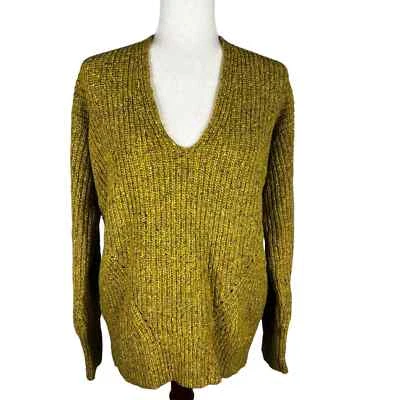 RAG & BONE ECO DONEGAL V-NECK WOOL BLEND SWEATER IN SHELL GREEN NWT WOMEN'S XS - Image 1 of 4