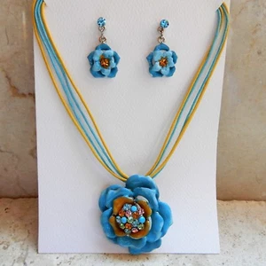 Enameled Blue & Yellow Flower Ribbon Necklace & earring set with Crystals - Picture 1 of 3