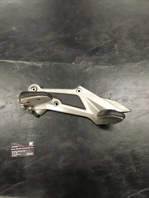 BMW K1600GTL 2012 soporte de pedal izquierdo/reposapiés 240196 Foto 1 de 4