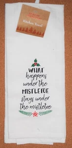 "What Happens Under The Mistletoe"" Divertido Saco de Harina para Decir Toalla de Navidad - Imagen 1 de 3