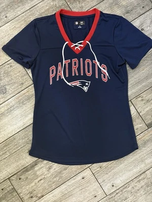 Camiseta para mujer New England Patriots con escote corbata ropa del equipo de la NFL talla M Foto 1 de 3